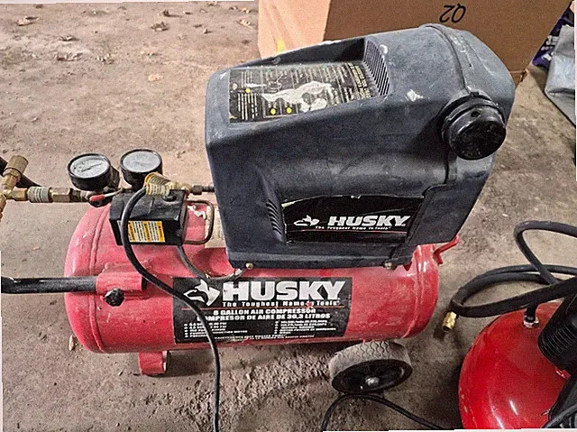 Used Husky 8 Gallon Air Compressor